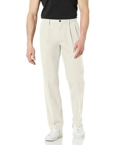 Amazon Essentials Classic-fit Wrinkle-resistant Pleated Chino Trouser - Black