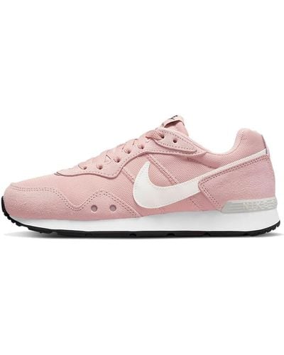 Nike Venture Runner Shoes - Pink