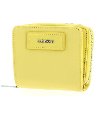 Calvin Klein CK Must Nylon Zip Around Mono Wallet M Citrus Glow - Gelb