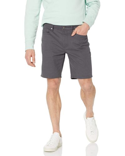 Amazon Essentials Pantalón Corto Ajustado en Tejido elástico con 5 Bolsillos y Entrepierna de 22,8 cm Hombre - Gris