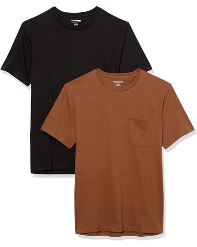 Amazon Essentials Kurzärmeliges T-Shirt mit Rollkragen und Tasche - Braun