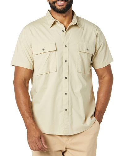 Amazon Essentials Camisa utilitaria de manga corta con dos bolsillos y corte ajustado - Neutro