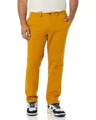 Amazon Essentials Pantalones Chinos de Pitillo - Amarillo