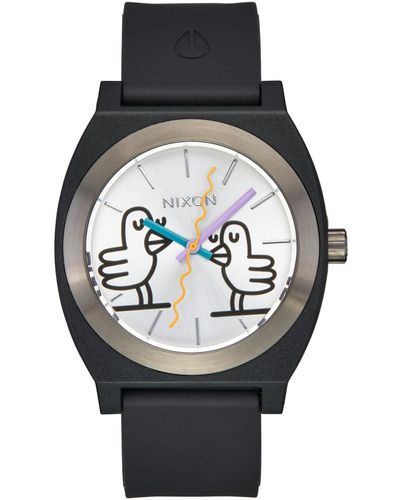 Nixon Analog Quarz Uhr mit Silikon Armband A1366-000-00 - Schwarz