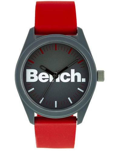 Bench Armbanduhr mit mattem grauem Zifferblatt und rotem Silikonarmband