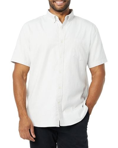 Amazon Essentials Camisa Oxford elástica de manga corta con bolsillo y corte ajustado Hombre - Blanco
