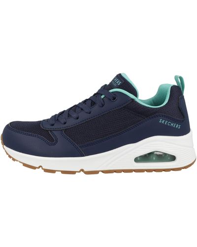 Skechers state deals street