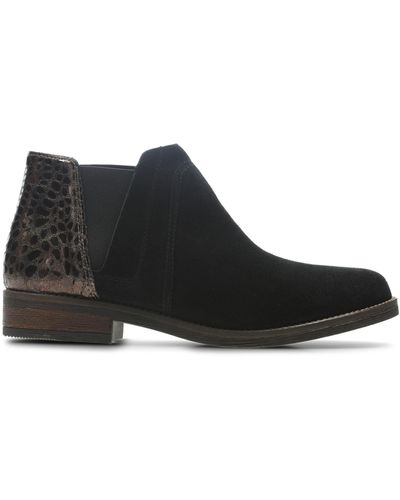 Clarks Demi Beat Suede Boots In Standard Fit Size 4 Black