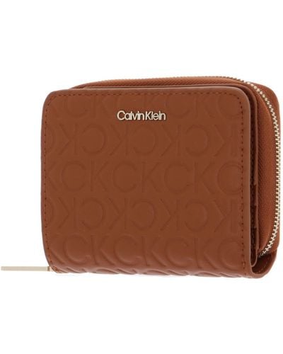 Calvin Klein CK Must Zip Around Wallet with Flap Embossed M Cognac - Braun