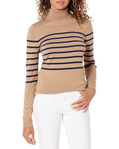 Amazon Essentials Classic-fit Lightweight Long-sleeve Turtleneck Sweater - Natural
