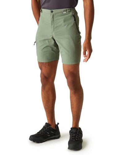 Regatta Pantaloncini da Passeggio Leesville II da Uomo con Tasche Multiple - Verde
