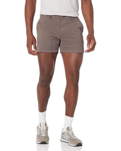 Amazon Essentials Pantaloncini Chino Elasticizzati Comodi Senza Pinces 13 cm Slim - Grigio