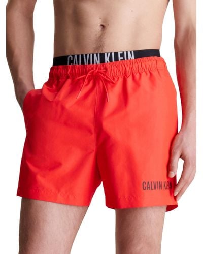 Calvin Klein Short de Bain Medium Double Mi-Long - Rouge