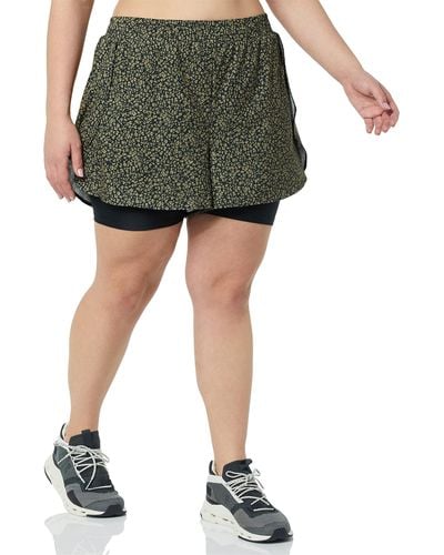 Amazon Essentials Pantalón Corto para Correr de Tejido Elástico de Doble Capa Mujer - Verde