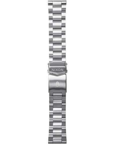 Nixon Uhrenarmband in der Farbe Silber aus Edelstahl mit Faltschließe - Mettallic