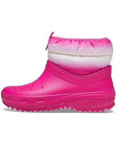 Crocs™ Classic Neo Puff Shorty Boot W - Rosa