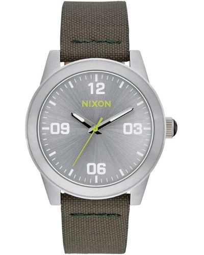 Nixon Analog Quarz Uhr mit Nylon Armband A9642232 - Mettallic