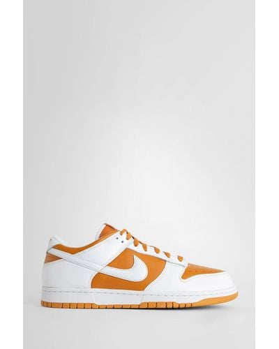 Nike Trainers - Orange