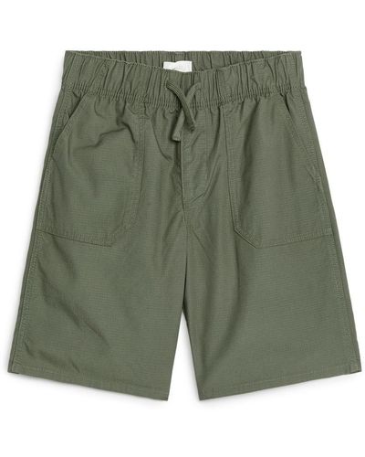 ARKET Utility-Shorts - Grün