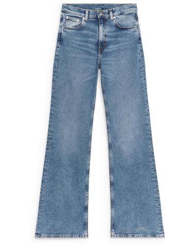ARKET Stretch-Jeans Mit Ausgestelltem Bein - Blau
