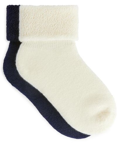 ARKET Socken Aus Wollfrottee - Weiß
