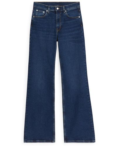 ARKET Stretch-Jeans Mit Ausgestelltem Bein - Blau