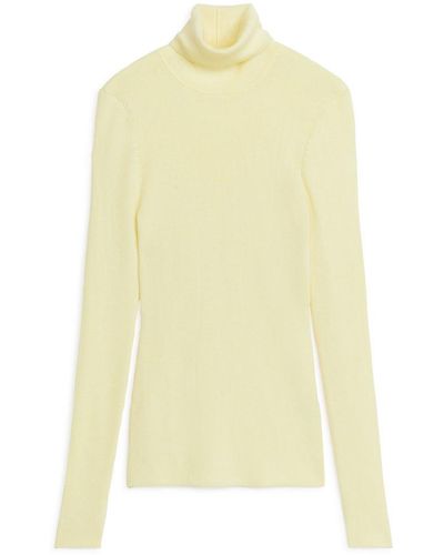 Pale on sale yellow turtleneck