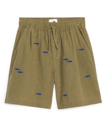 ARKET Bestickte Shorts - Grün