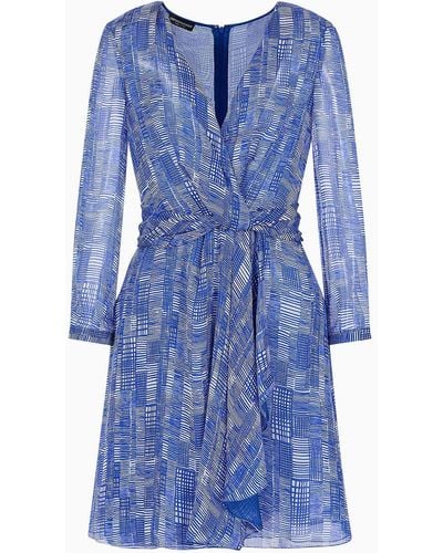 Emporio Armani Kleid Mit Überkreuztem Ausschnitt Aus Seiden-chiffon Mit Allover-geometrie-print - Blau