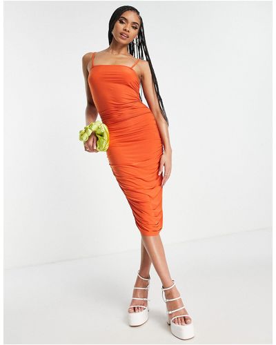 Femme Luxe – midikleid aus satin - Orange