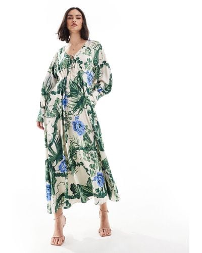 & Other Stories Maxi Dress With Tie Front V-neckline And Long Sleeves - Green