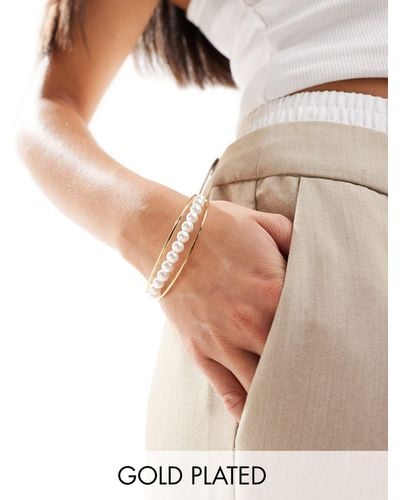 ASOS Bracelet en plaqué or 14 carats avec perles fantaisie - Neutre