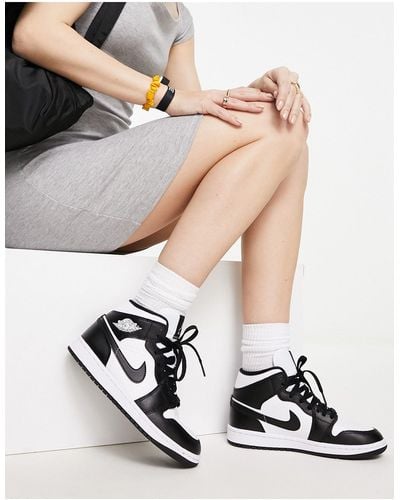 Nike Air Jordan 1 Mid Sneakers - White
