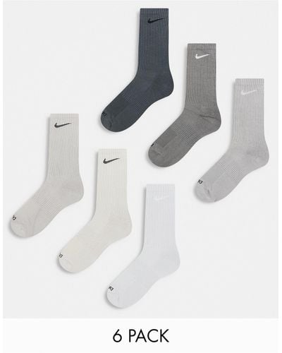 Nike Everyday Cushioned Plus 6 Pack Sneaker Socks - White