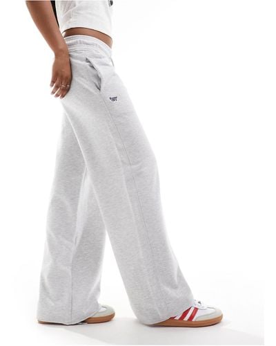 Superdry Essential Logo Straight joggers - White