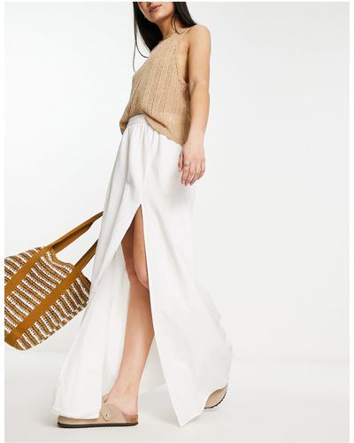 NA-KD X Lydia Tomlinson Maxi Skirt With Slit - White