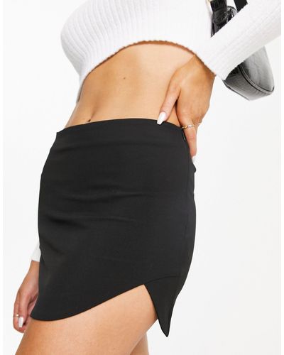 Pull&Bear Mini Skirt With Slit Curved Hem Detail - Black