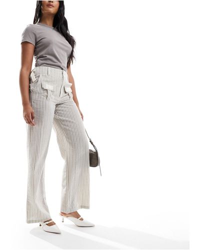 Daisy Street Pantalon rayé taille basse style années 2000 avec poches à boucle - Blanc