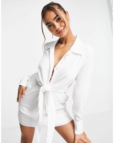Style Cheat Vestito camicia corto con nodo sul davanti - Bianco