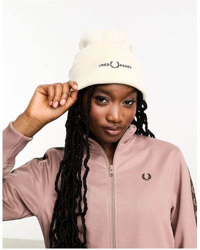 Fred Perry Unisex Logo Beanie - Pink