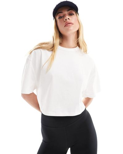 ASOS 4505 Camiseta corta blanca con logo - Blanco