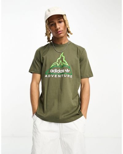 adidas Originals Adventure - t-shirt à imprimé volcan - olive strata - Vert