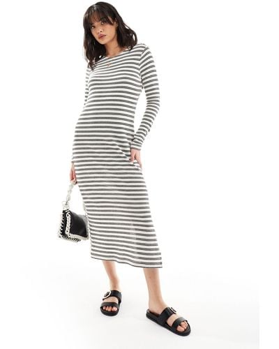 New Look Long Sleeve Crochet Maxi Dress - White