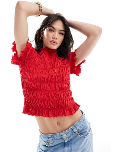 ASOS Camiseta roja fruncida con diseño encogido - Rojo