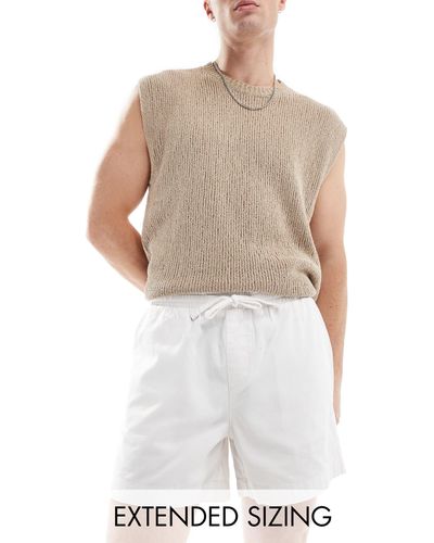 ASOS – kürzer geschnittene chino-shorts - Weiß