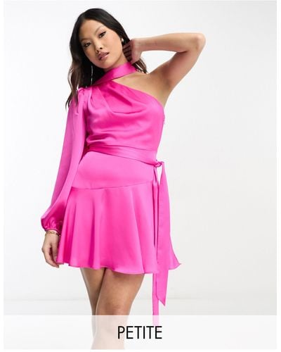 Forever New – minikleid aus satin mit einem ärmel und gebundenem halsausschnitt - Pink