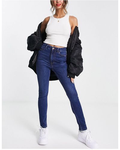 New Look – figurformende, enge jeans mit authentischer waschung - Blau