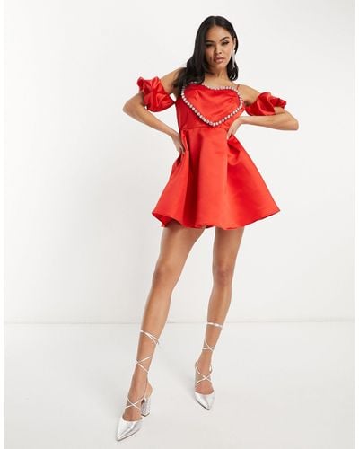 Collective The Label Exclusivité - robe courte structurée avec motif cœur à strass - Rouge