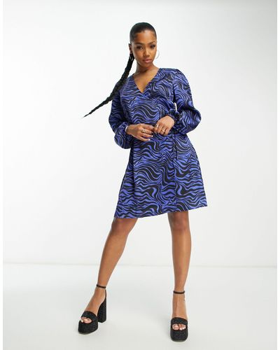 Y.A.S Becca - vestito a maniche lunghe avvolgente viola zebrato - Blu
