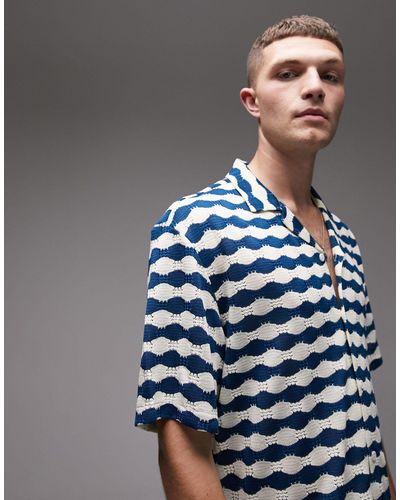 TOPMAN Camicia a maniche corte blu e bianca all'uncinetto